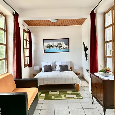 Balaton Family With 3 Bedrooms And Private , Private Parking * Balatonszarszo