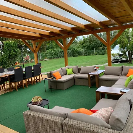 Balaton Family With 3 Bedrooms And Private , Private Parking Casa de Férias