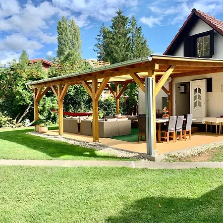 Casa de Férias Balaton Family With 3 Bedrooms And Private , Private Parking *