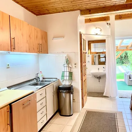 Balaton Family With 3 Bedrooms And Private , Private Parking * Balatonszarszo