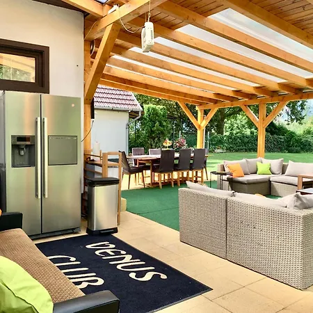 Balaton Family With 3 Bedrooms And Private , Private Parking Casa de Férias Balatonszarszo