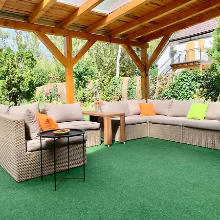 Balaton Family With 3 Bedrooms And Private , Private Parking Casa de Férias Balatonszarszo