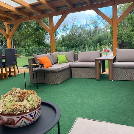Balaton Family With 3 Bedrooms And Private , Private Parking * Balatonszarszo