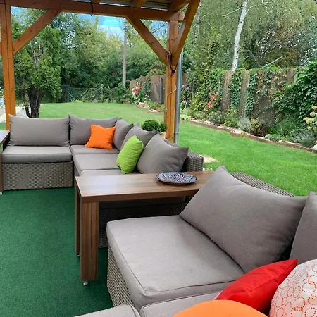 Balaton Family With 3 Bedrooms And Private , Private Parking Casa de Férias Balatonszarszo