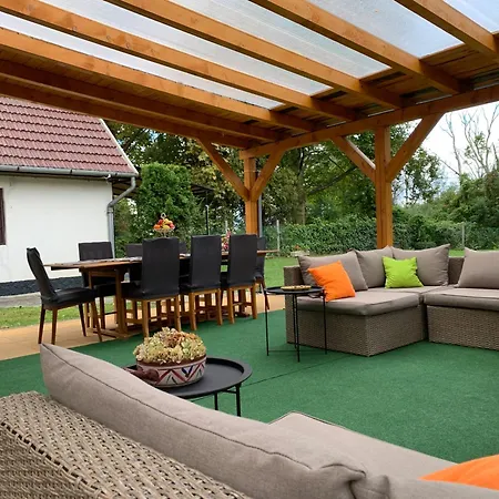 Casa de Férias Balaton Family With 3 Bedrooms And Private , Private Parking