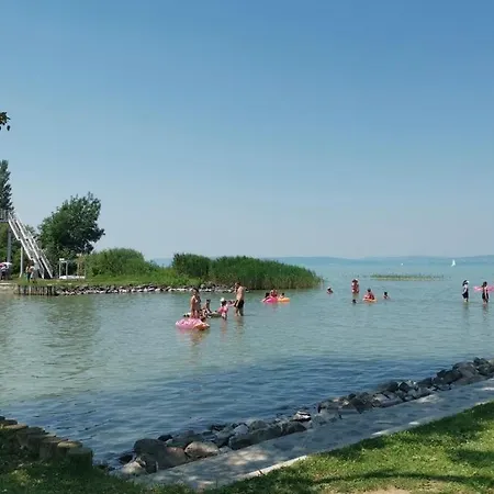 Casa de Férias Balaton Family With 3 Bedrooms And Private , Private Parking *